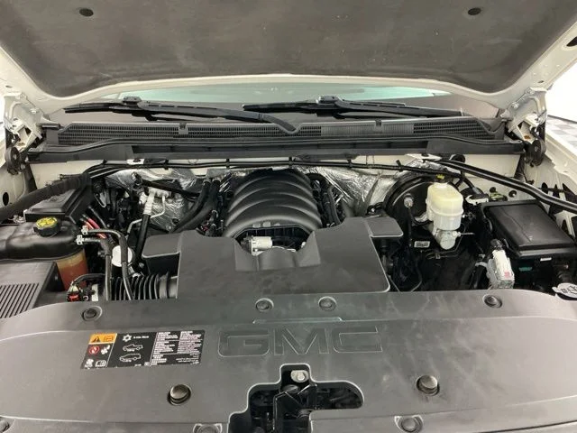 Used 2015 White GMC SLT image 26