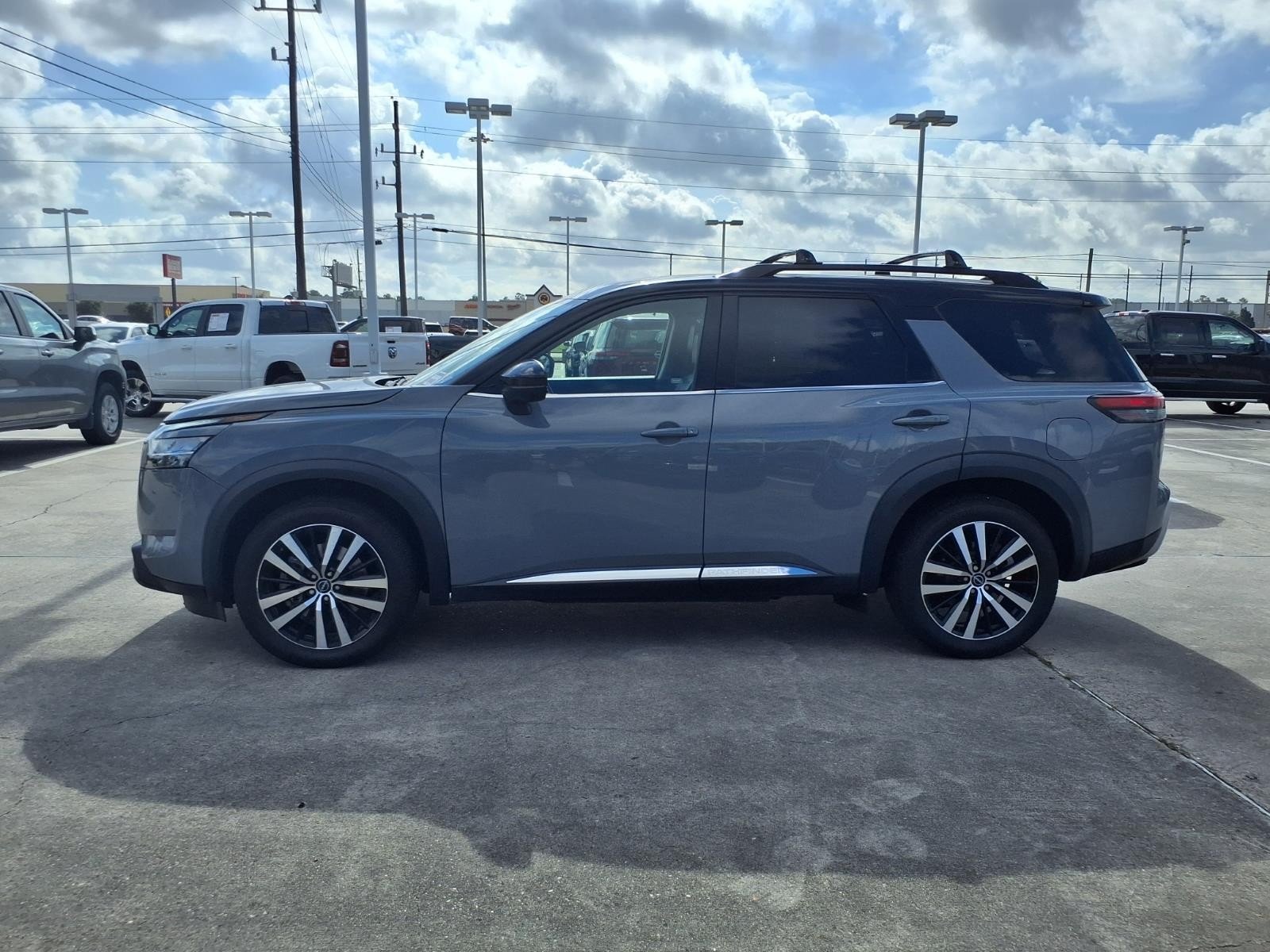 2023 Nissan Pathfinder Platinum Gray at Robbins Nissan