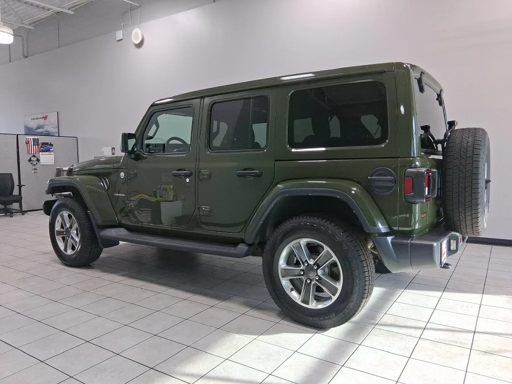 Used 2022 Green Jeep Unlimited Sahara image 5