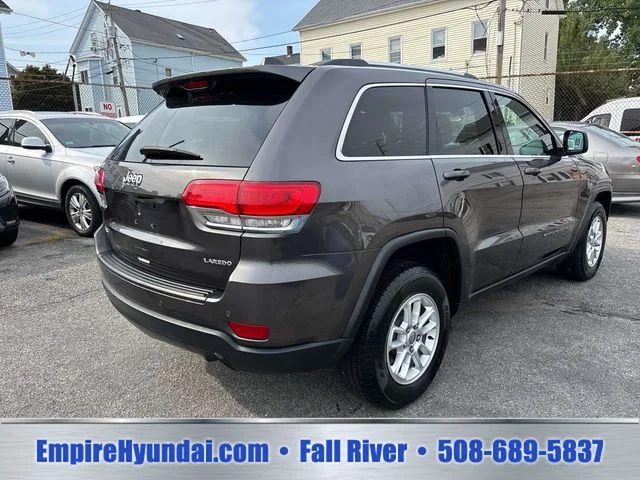 Used 2019 Gray Jeep Laredo E image 5