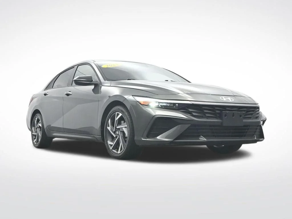 Used 2025 Amazon Gray Hyundai SEL Sport image 39