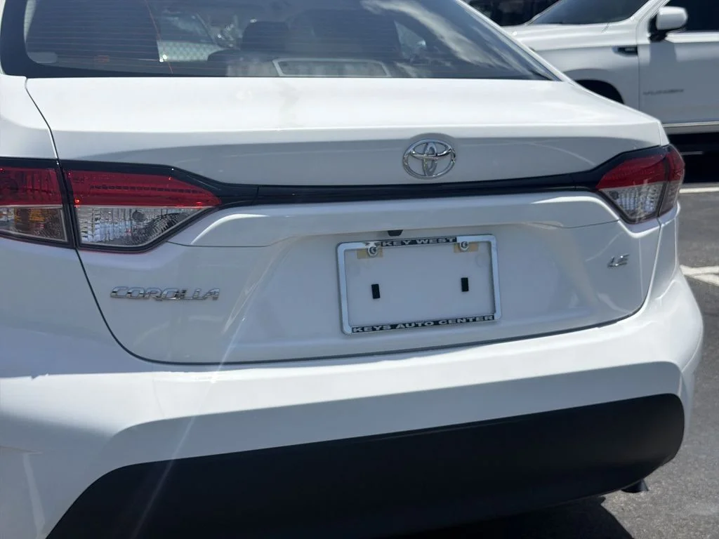 Used 2026 White Toyota LE image 38
