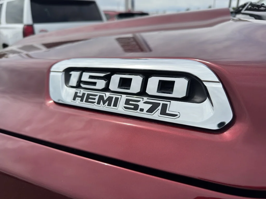 Used 2022 Delmonico Red Pearlcoat Ram Limited image 10