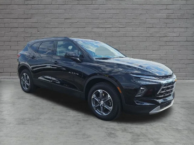 Used 2024 Black Chevrolet 2LT image 8