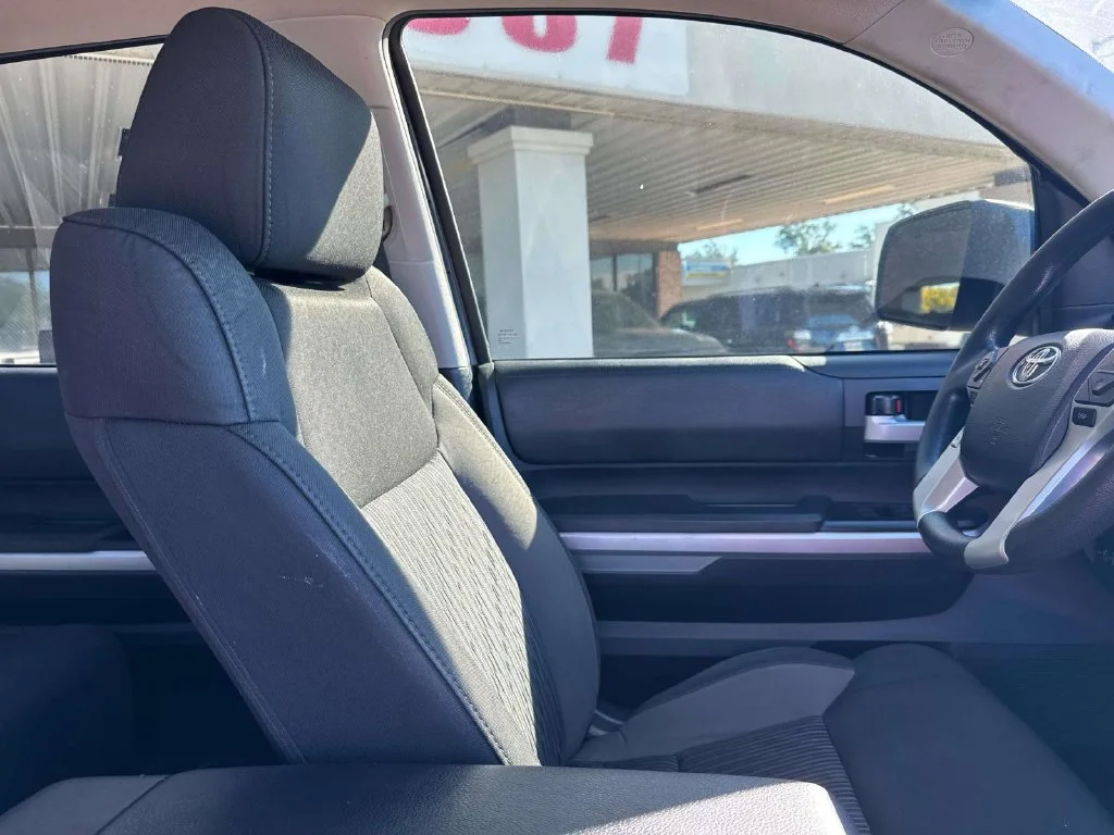 Used 2015 Gray Toyota SR5 image 26