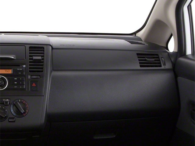 Used 2010 Brilliant Silver Metallic Nissan 1.6 image 21