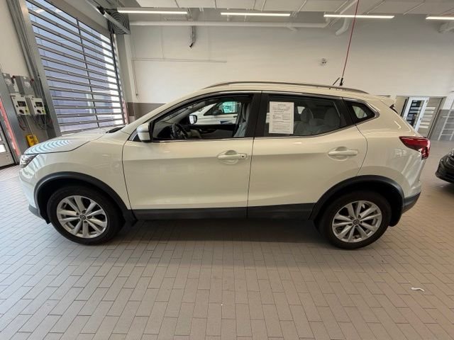Used 2019 White Nissan SV image 6