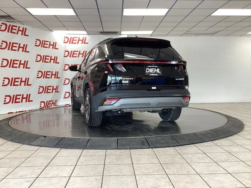 Used 2025 Gray Hyundai SEL Convenience image 5