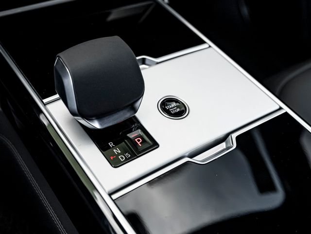New 2026 Carpathian Grey Land Rover SE image 20