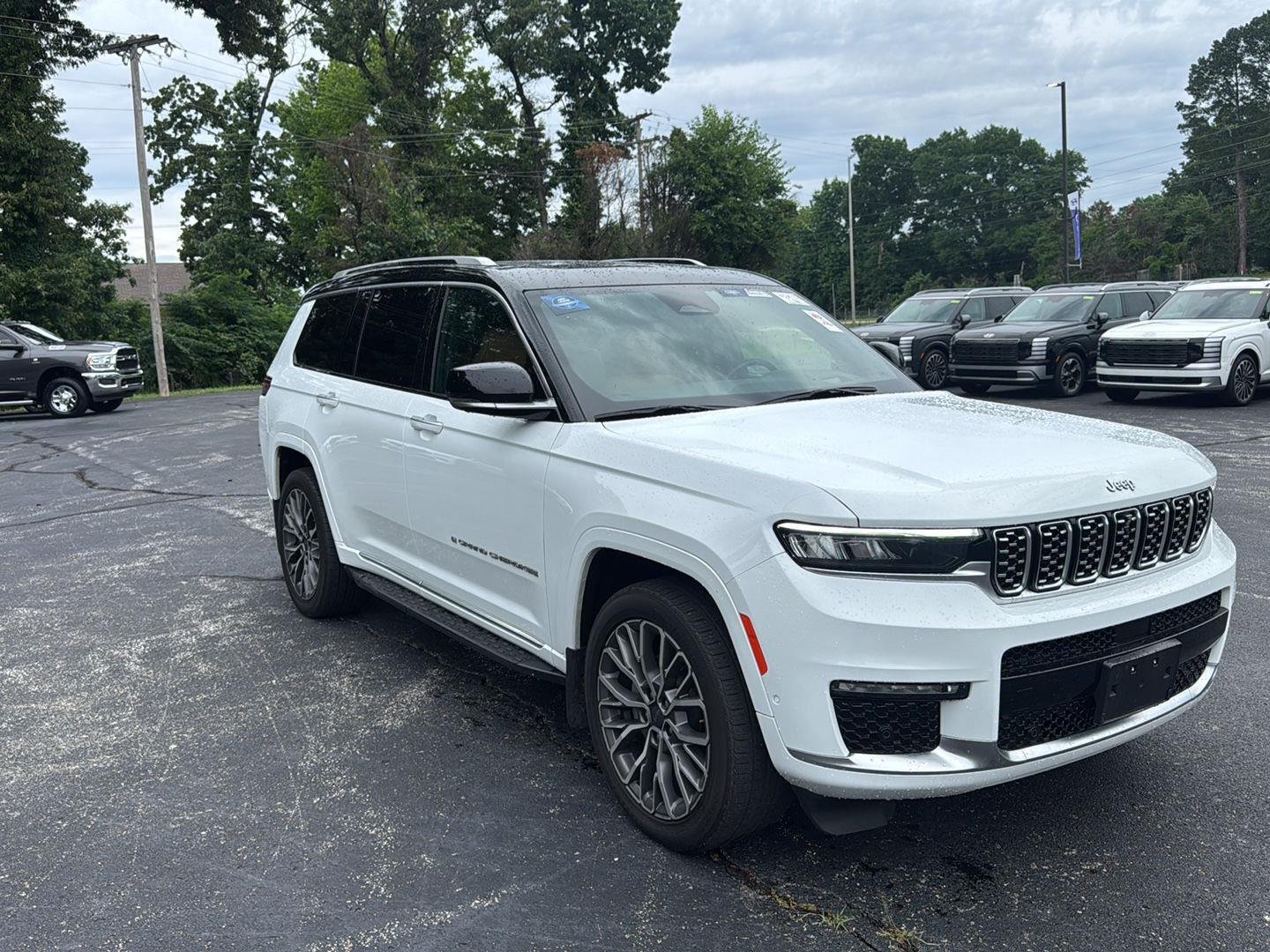 2023 Jeep Grand Cherokee L Summit Reserve 4x4's photo