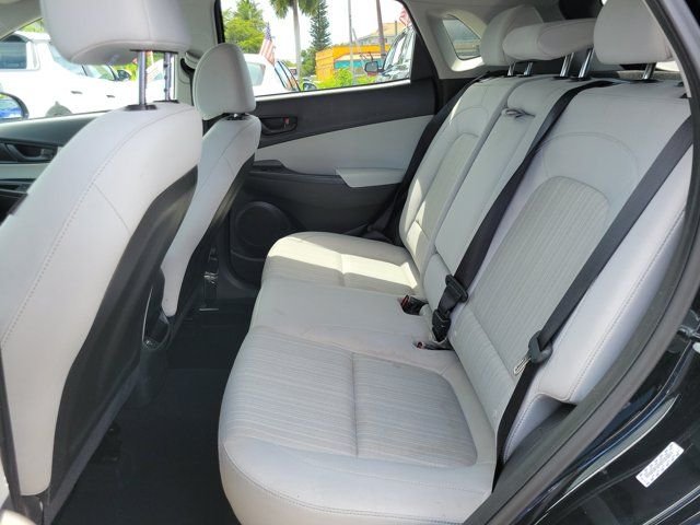 2023 Hyundai Kona SEL - Photo 6