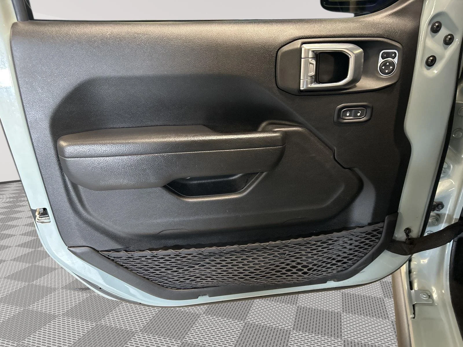 Used 2023 Earl Clearcoat Jeep Freedom image 14