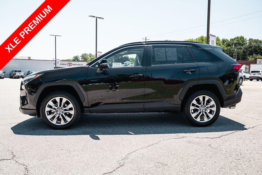 Used 2023 Midnight Black Metallic Toyota XLE Premium image 4