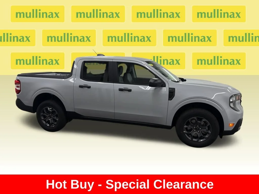 New 2026 White Ford XLT image 2