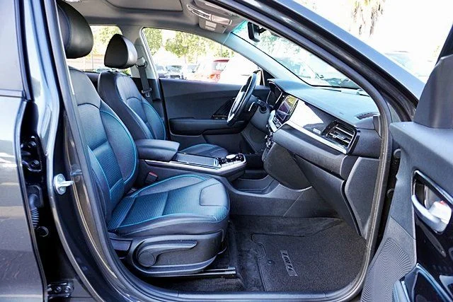 Used 2022 Gray Kia EX Premium image 11
