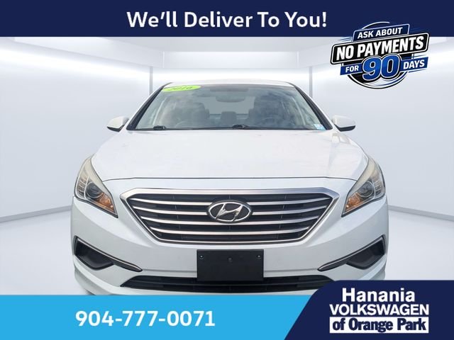 Used 2016 White Hyundai SE image 8