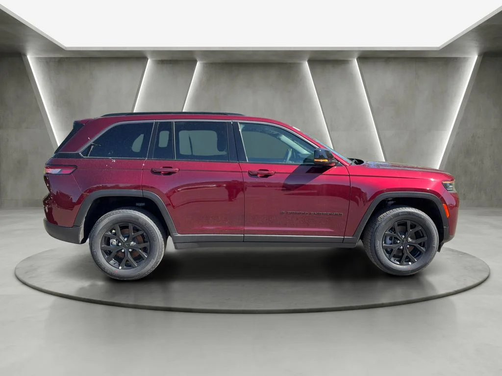 New 2026 Velvet Red Pearl-Coat Exterior Paint Jeep Altitude image 8