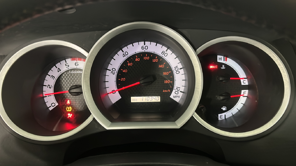 Used 2015 Gray Toyota Base image 22