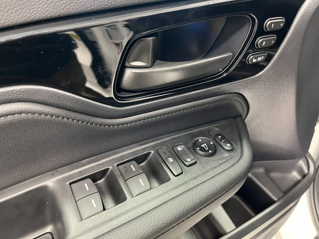 2026 Honda Odyssey Touring - Photo 13
