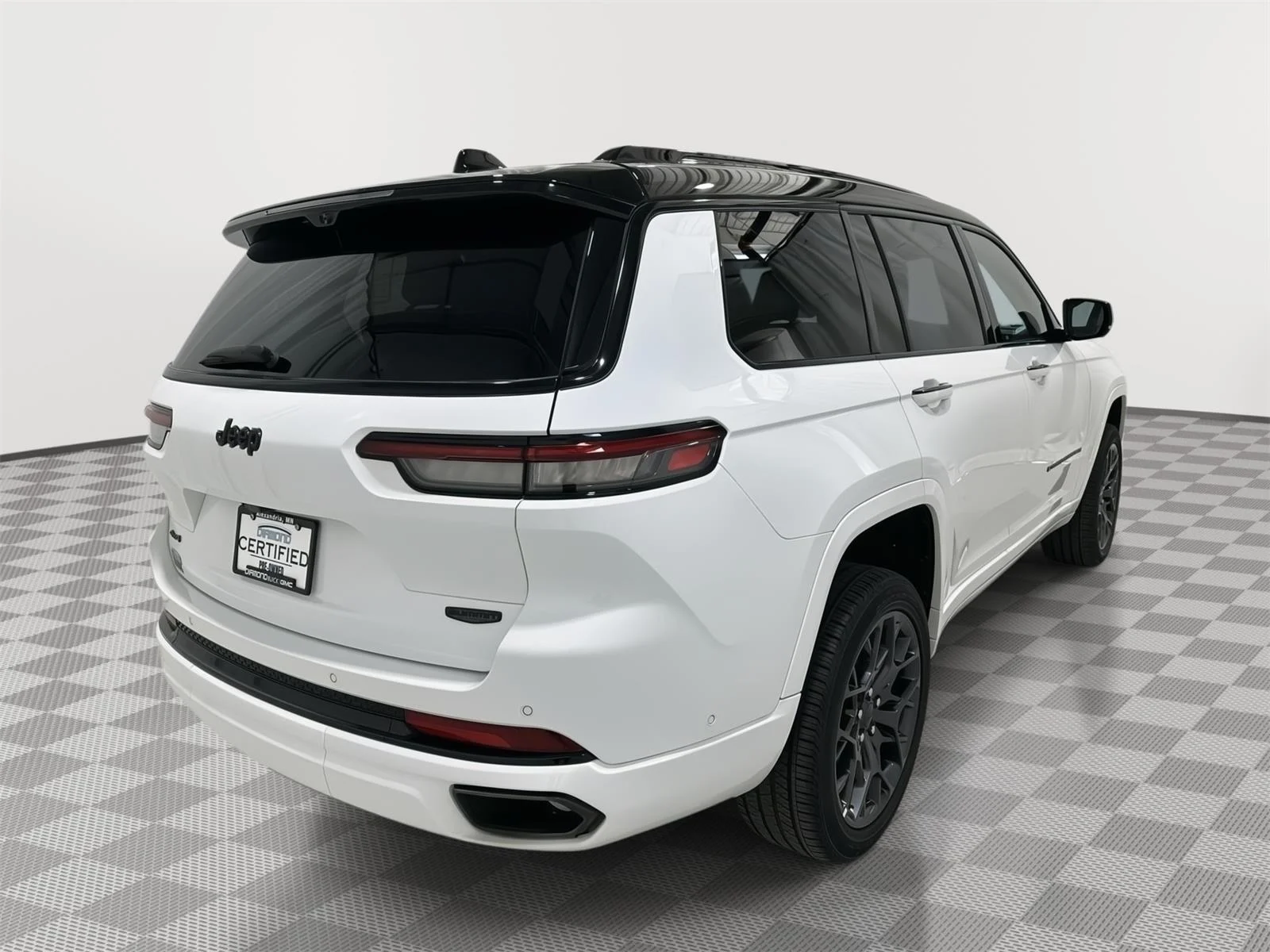 Used 2025 White Jeep Summit image 5