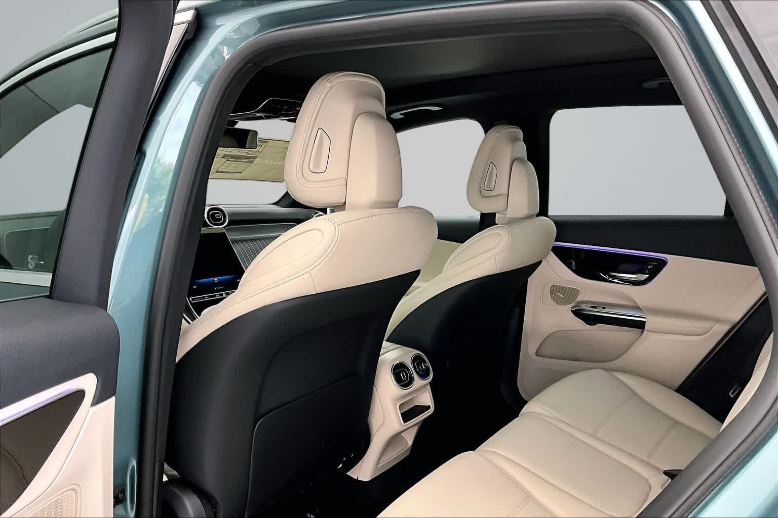 New 2026 Verde Silver Metallic Mercedes-Benz GLC 300 image 12