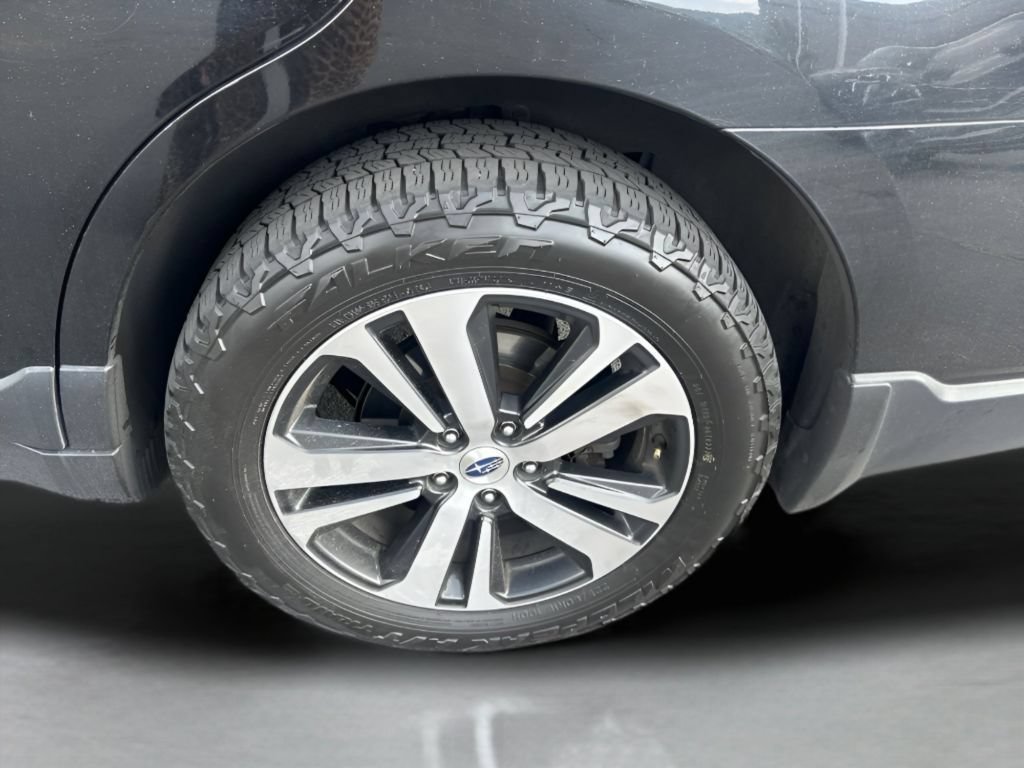 Used 2018 Crystal Black Silica Subaru 2.5i image 16