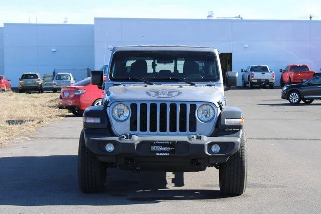 Used 2020 Silver Jeep Sport image 9