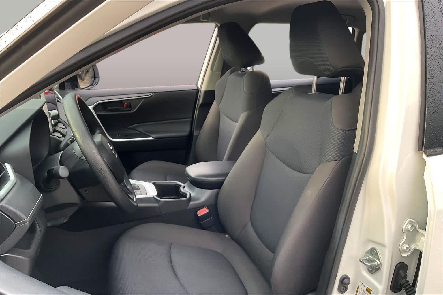 Used 2025 Ice Cap Toyota Hybrid LE image 8