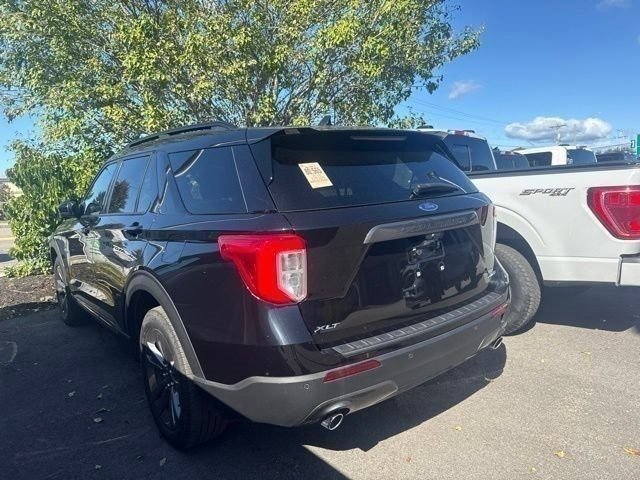 Used 2024 Black Metallic Ford XLT image 5
