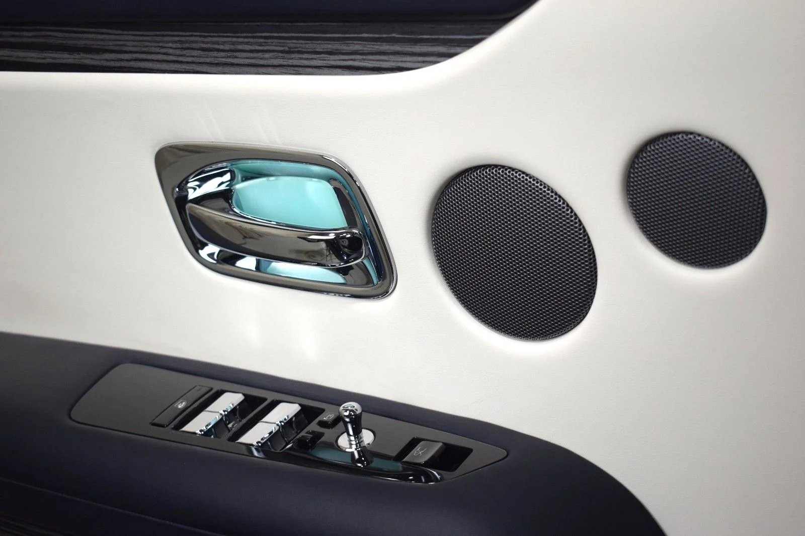 Used 2021 Blue Rolls-Royce  image 40