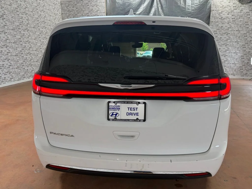 Used 2022 White Chrysler Touring L image 5