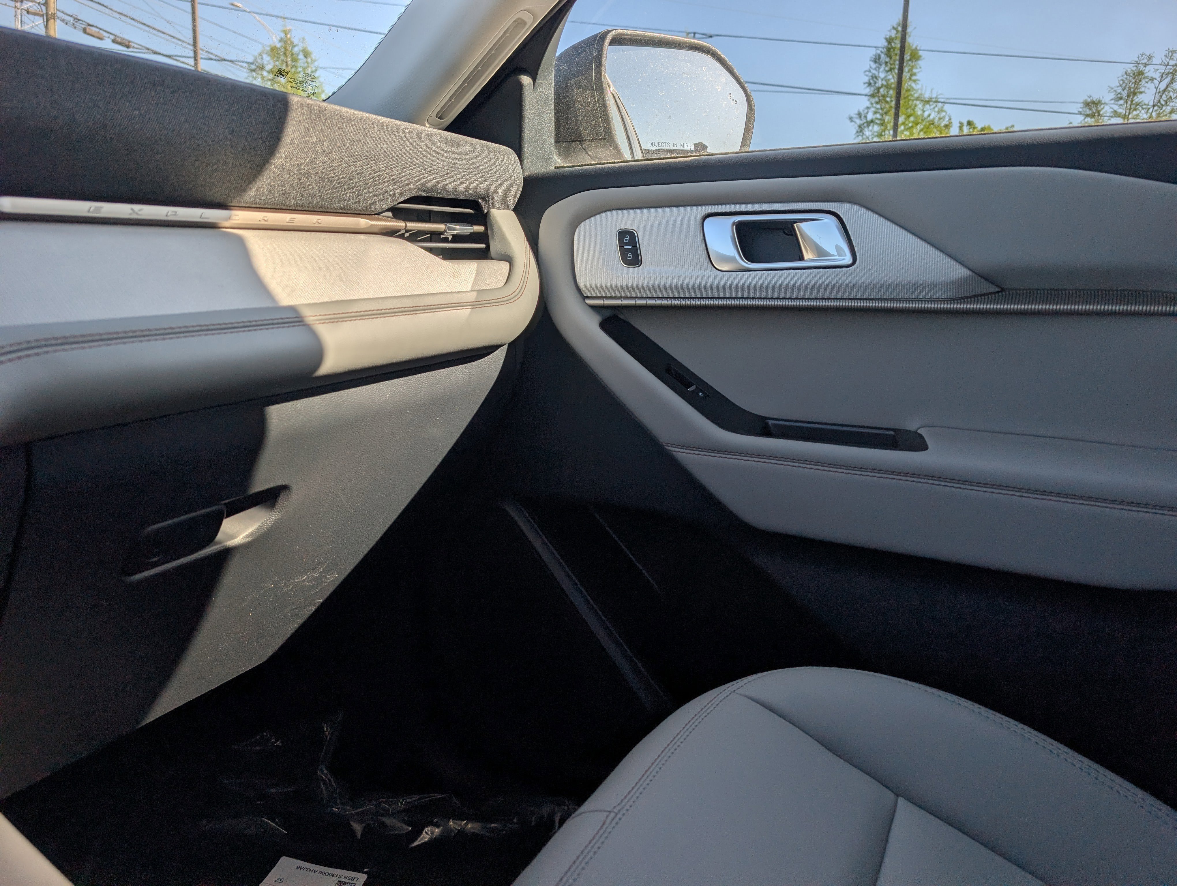 New 2026 Star White Metallic Tri-Coat FORD Active image 32