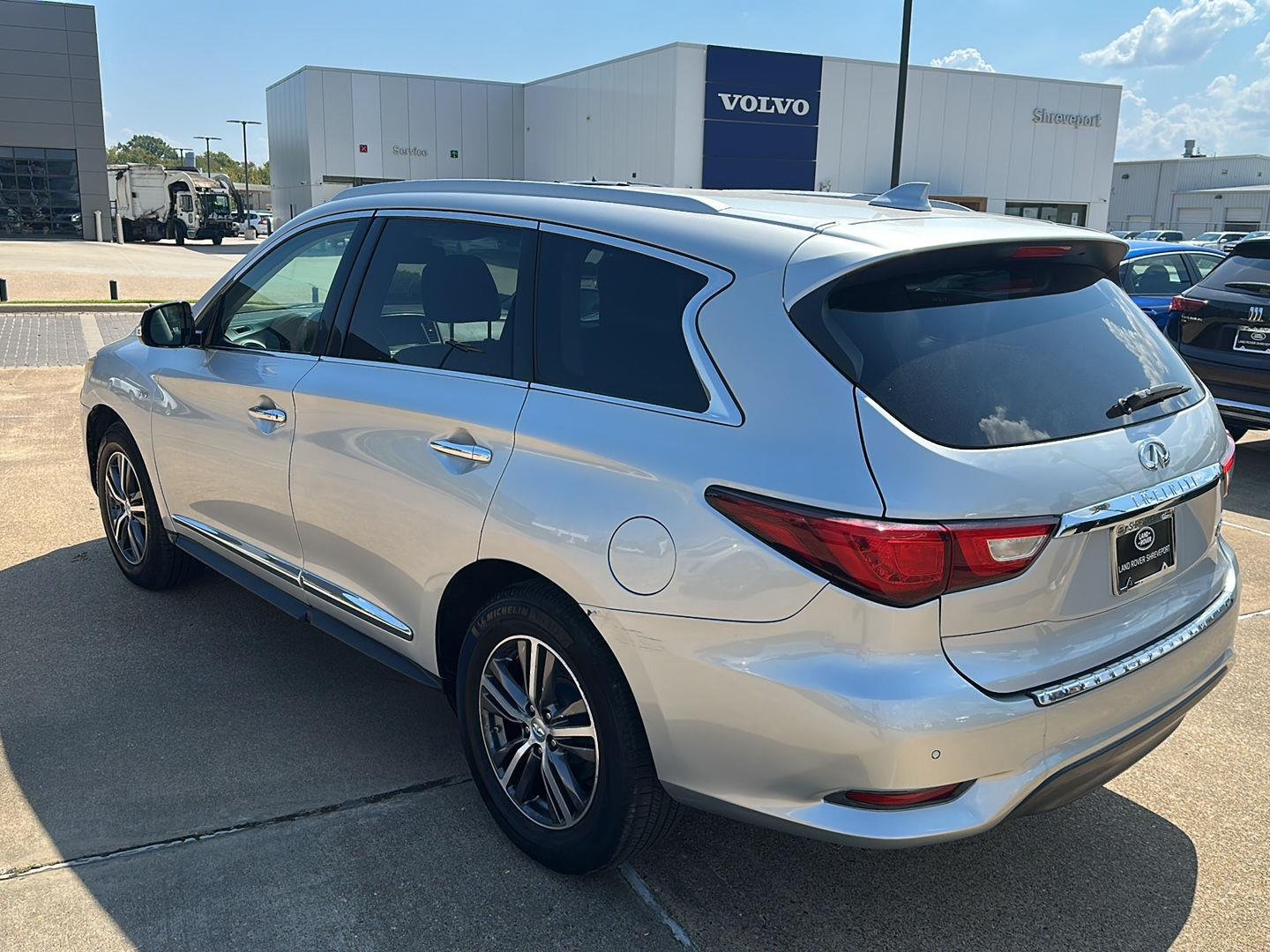 Used 2016 Liquid Platinum INFINITI  image 6