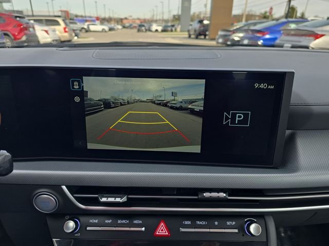 Certified Used 2025 White Hyundai SE image 17