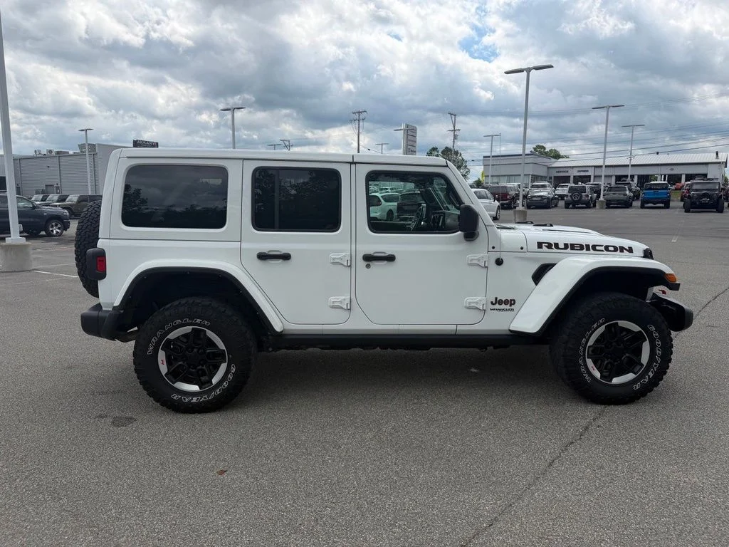 Certified Used 2022 White Jeep Unlimited Rubicon image 8