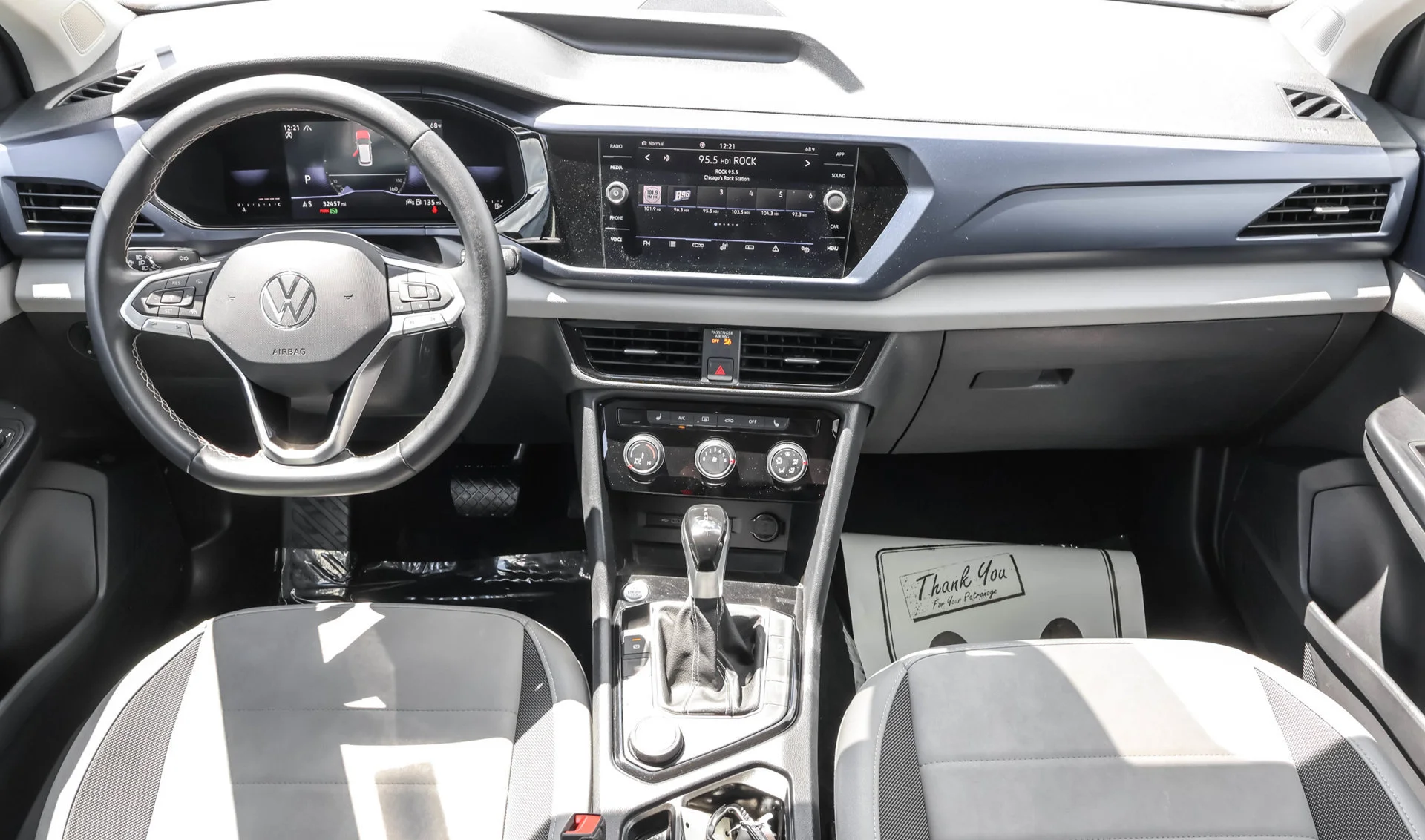 2023 Volkswagen Taos SE - Photo 38