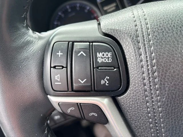 Used 2018 Blizzard Pearl Toyota Limited image 18