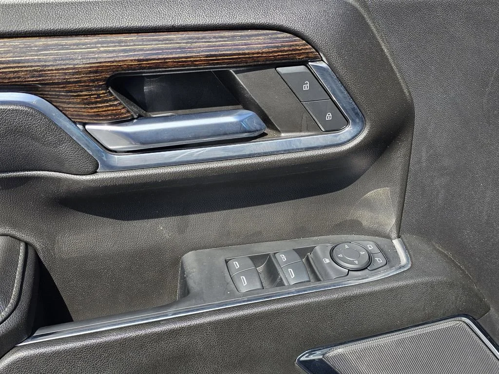 Used 2024 Sterling Metallic GMC Elevation image 17