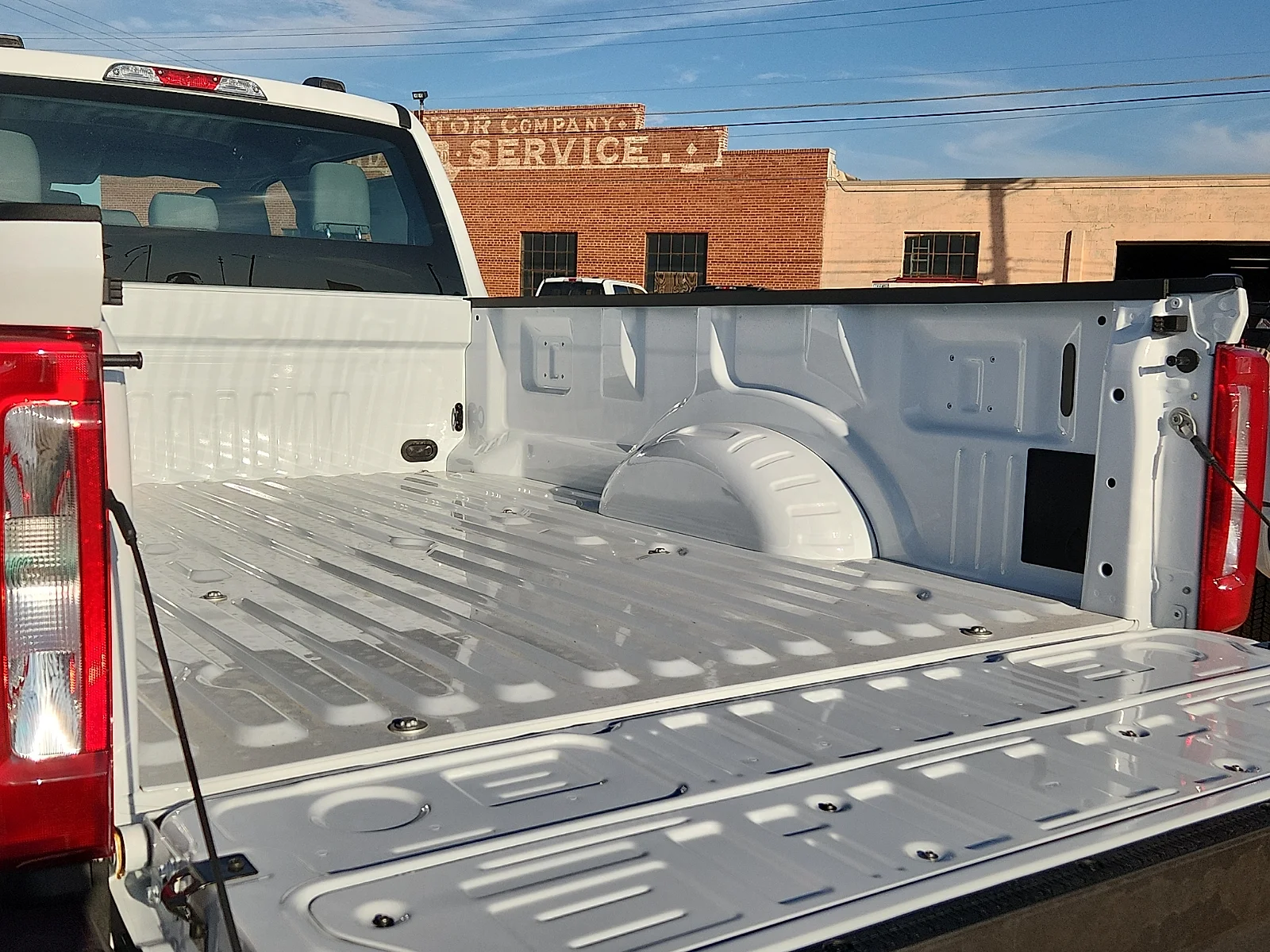 New 2027 Oxford White Ford XL image 12