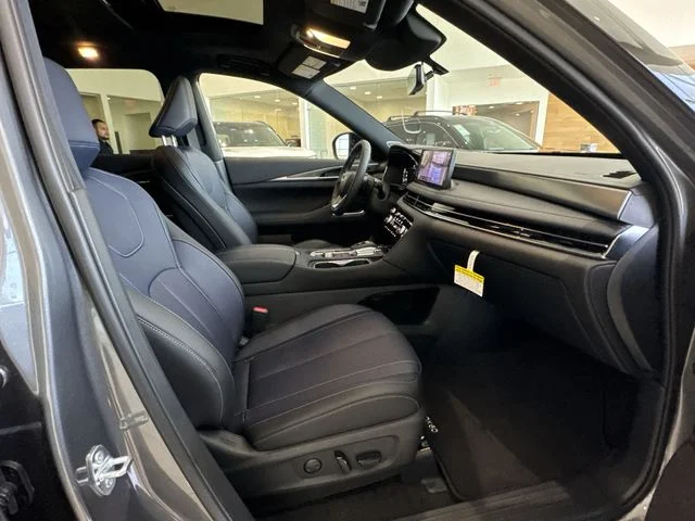 New 2027 Gray INFINITI SPORT image 30