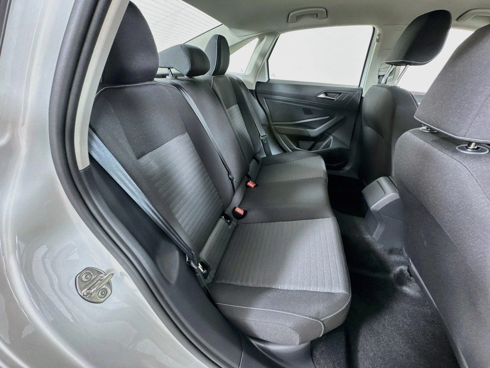New 2027 Pure White Volkswagen S image 24