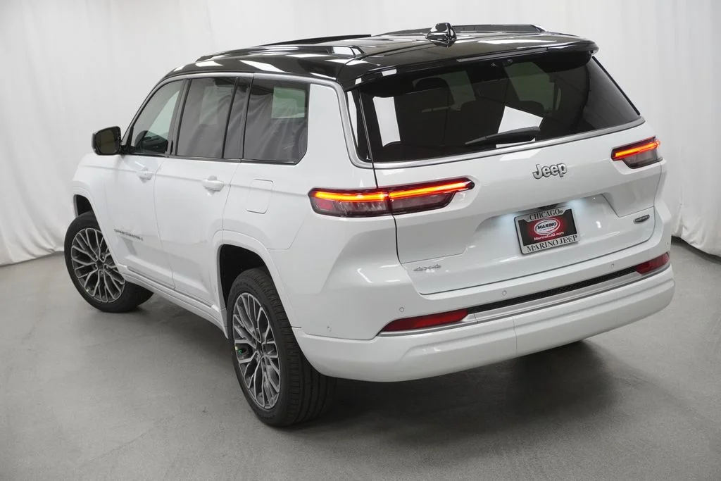 New 2026 Bright White Clear-Coat Exterior Paint Jeep Summit image 11