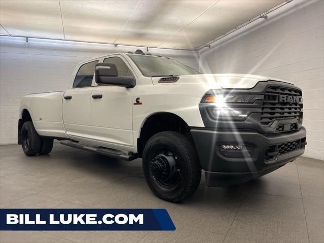 New 2026 Bright White Clear-Coat Exterior Paint RAM TRADESMAN image 1