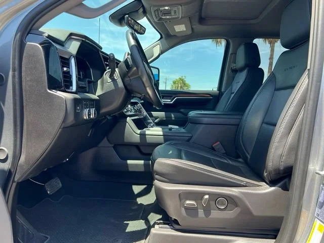 Used 2025 Sterling Metallic GMC Denali image 13