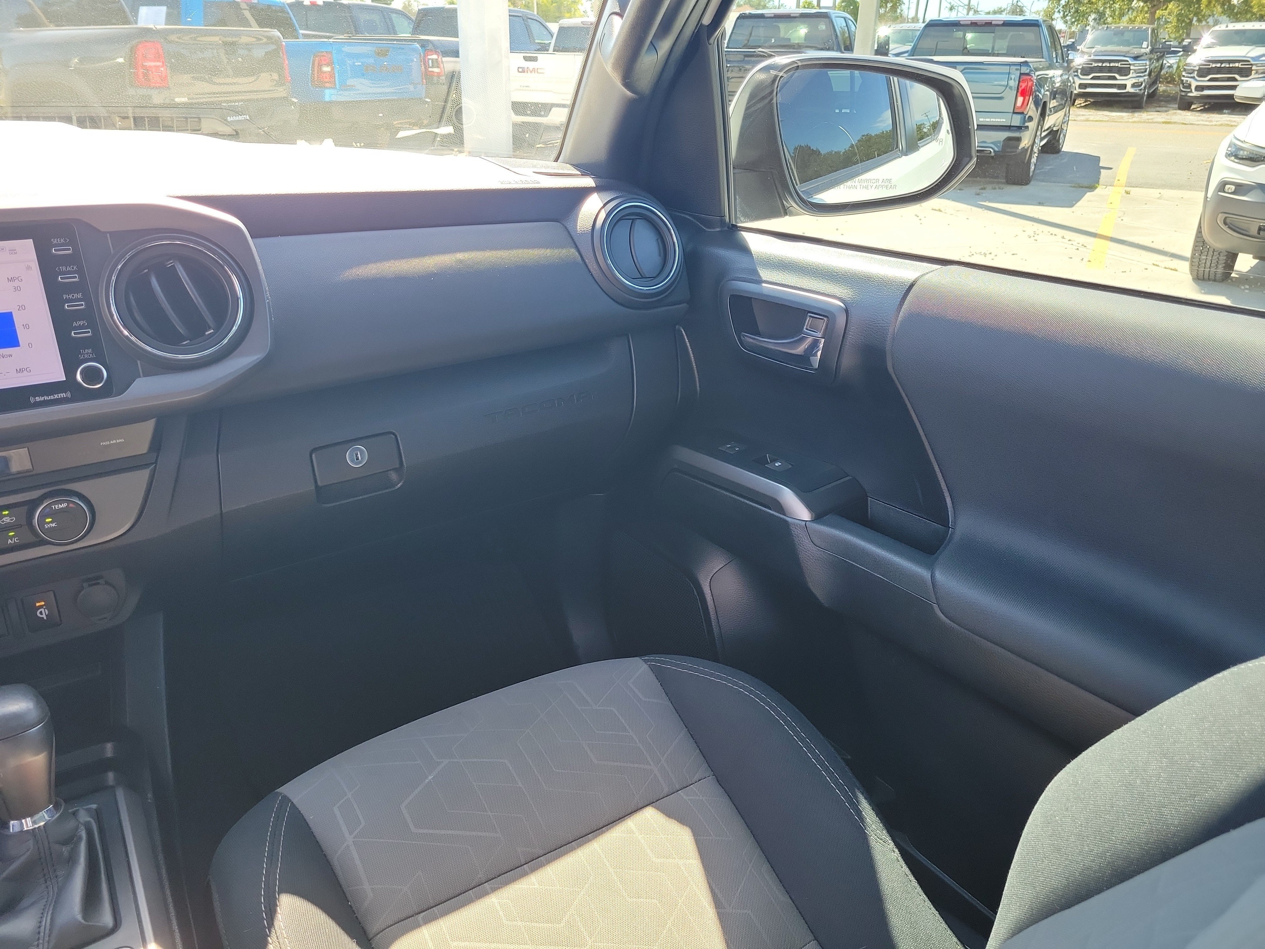 Used 2022 White Toyota SR image 17