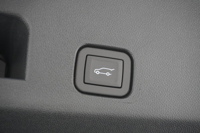 2027 Chevrolet Traverse RS - Photo 10