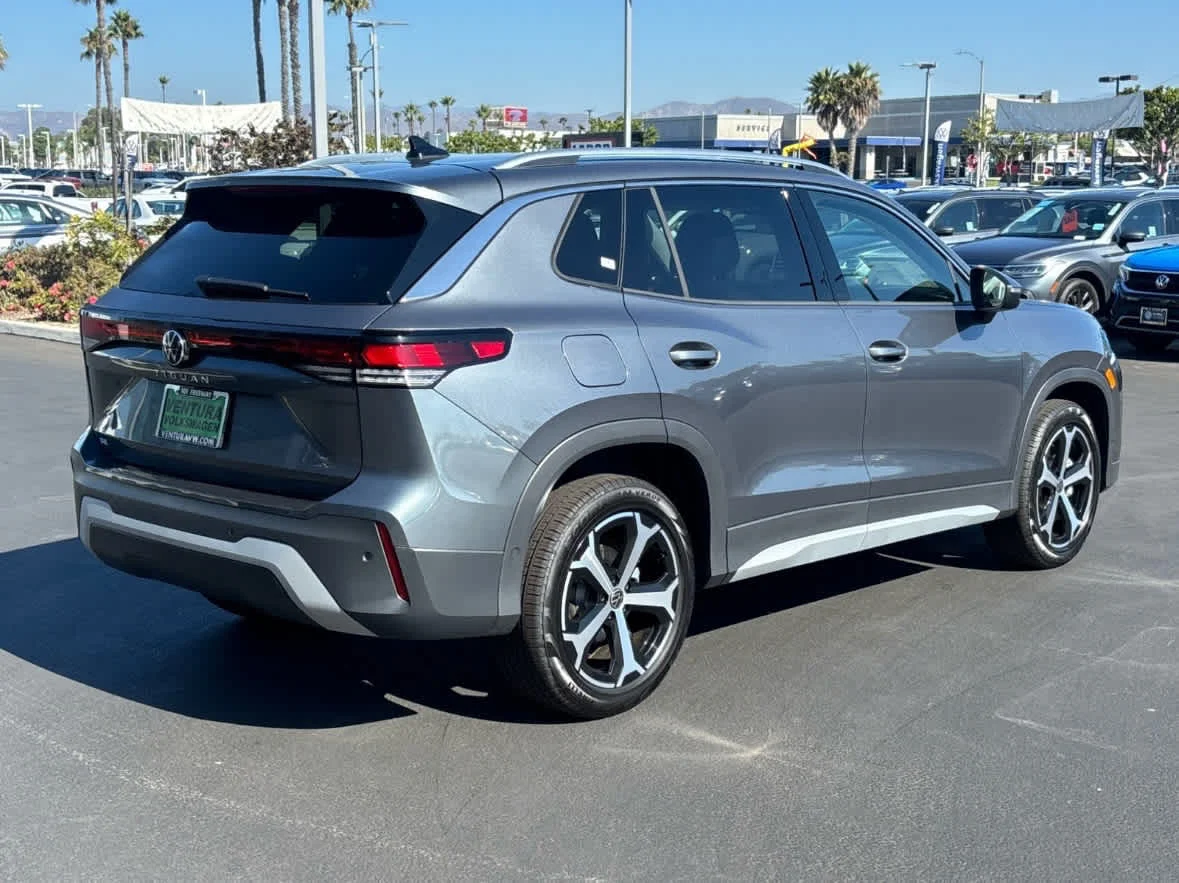 New 2026 PLATINUM GRAY Volkswagen SE image 3