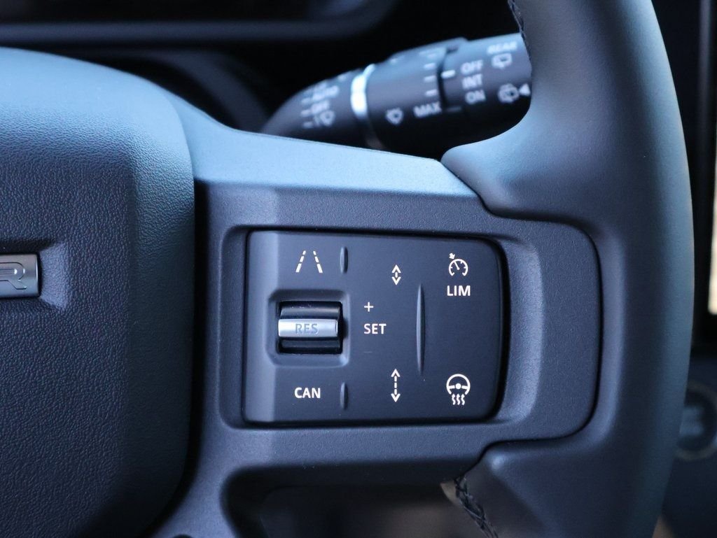 New 2026 Fuji White Land Rover S image 32