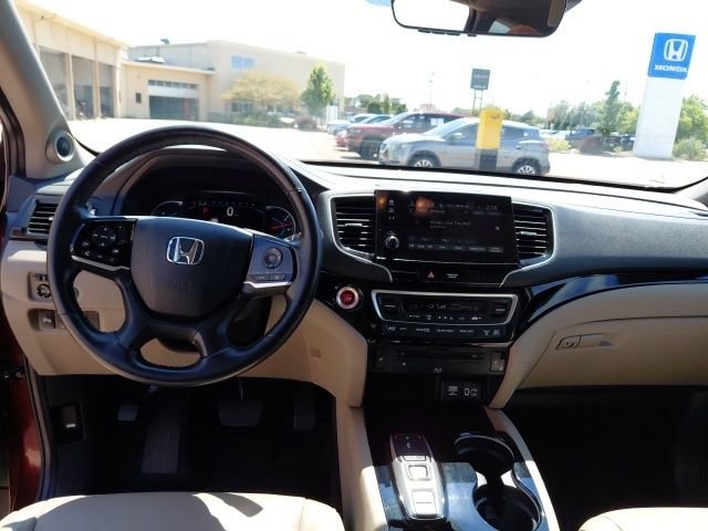 Used 2020 Deep Scarlet Pearl Honda Touring image 27