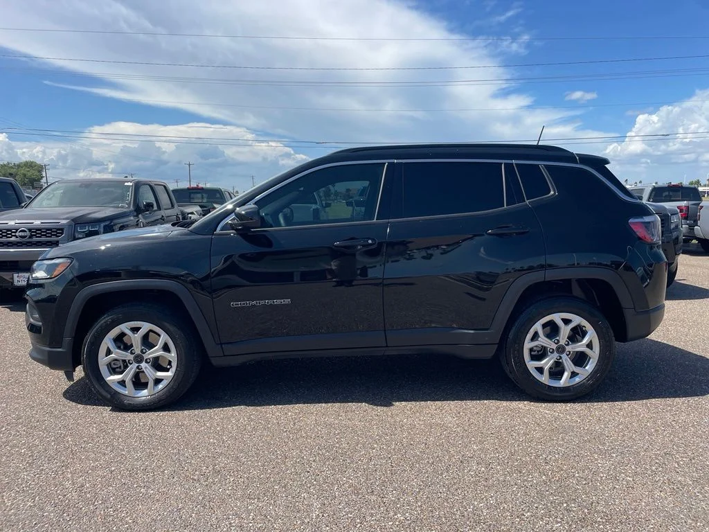 Used 2025 Black Jeep Latitude image 4